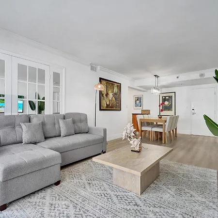 Comfortable Ocean View Condo Beach Service 1214